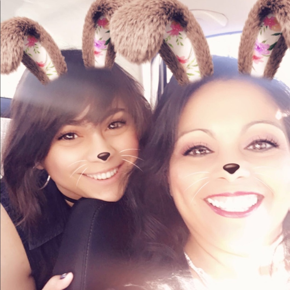 Meet your Poshers, Teresa and Sierra